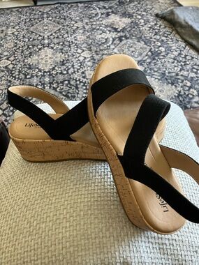 Life stride Sandles